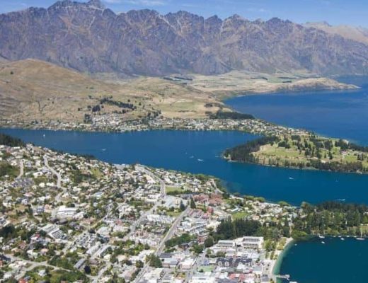 cropped-Aerial_view_of_Queenstown_New_Zealand_5337596865.jpg