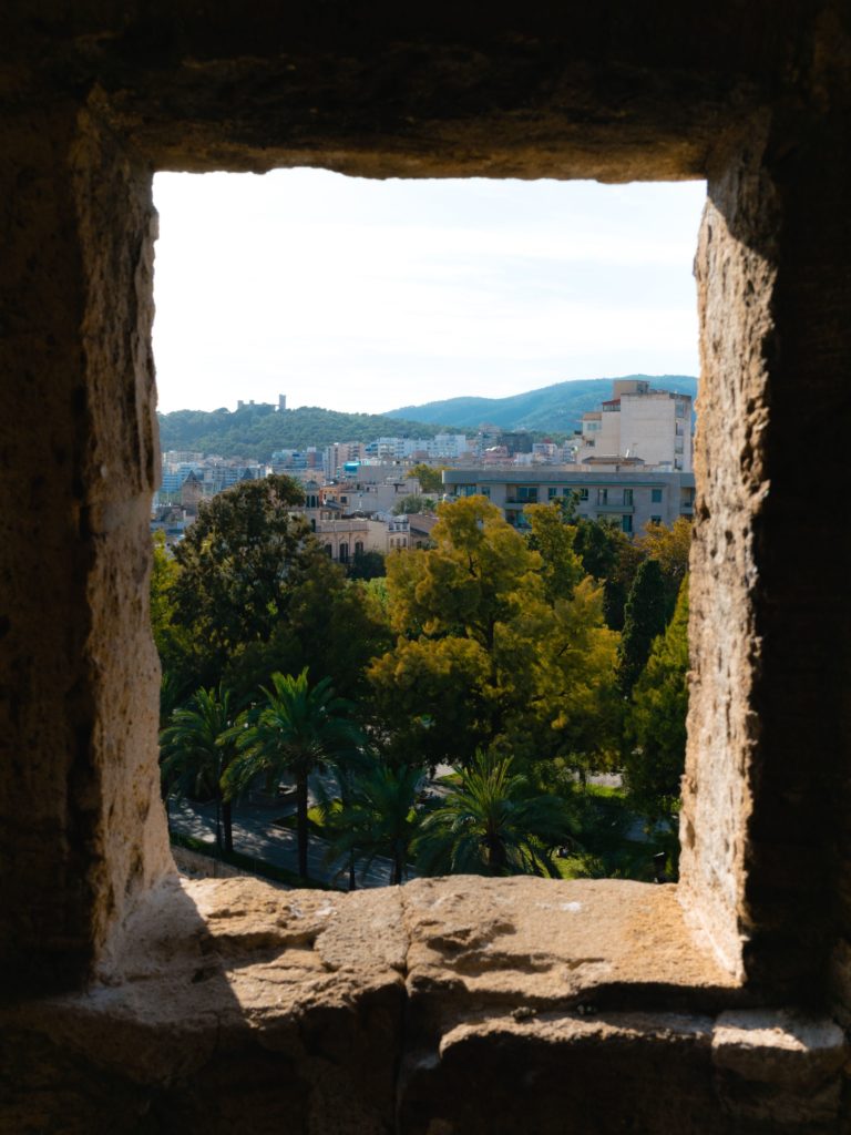 Mallorca itinerary window city