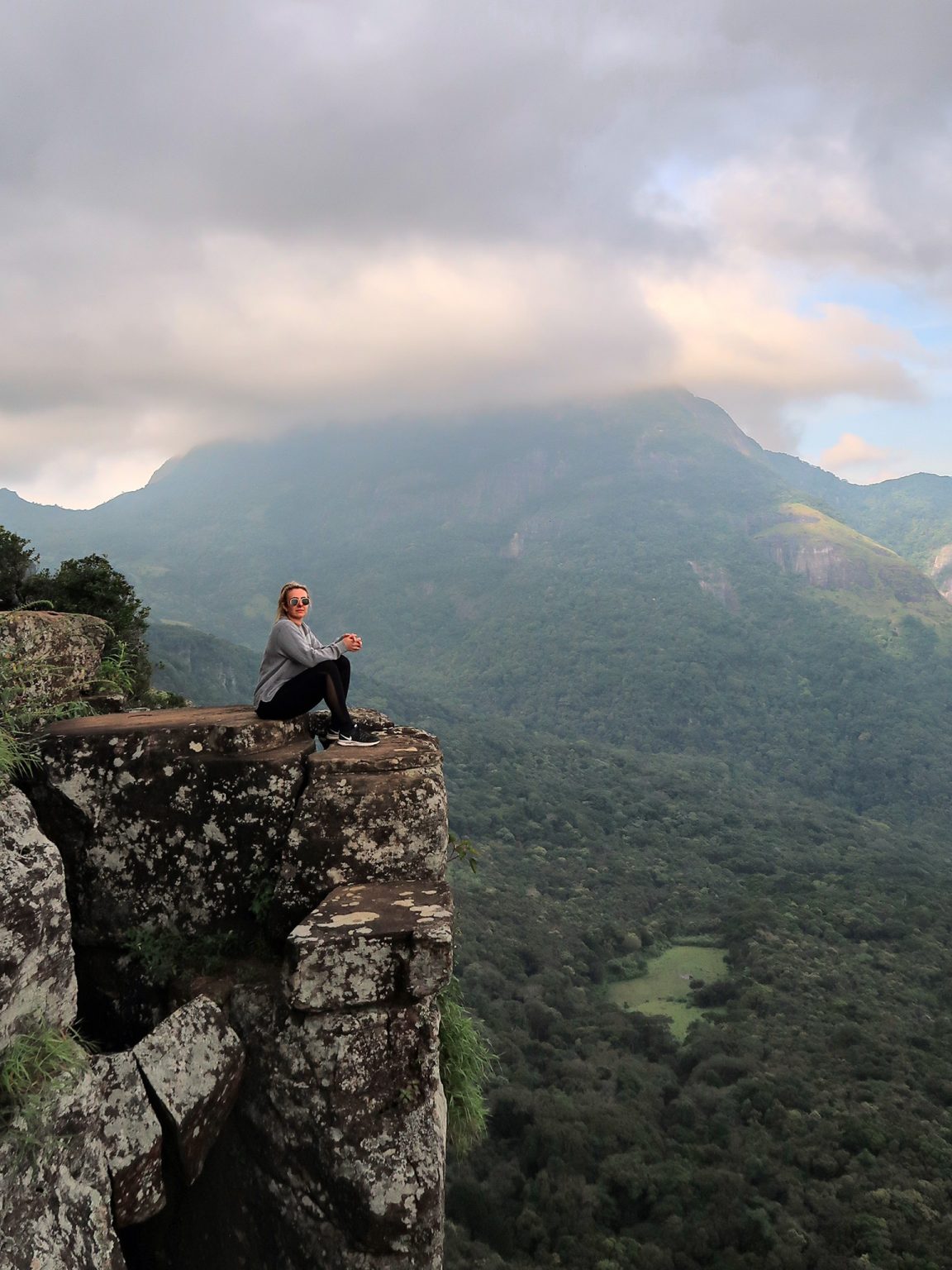 hiking-mini-world-s-end-riverston-and-the-knuckles-in-sri-lanka