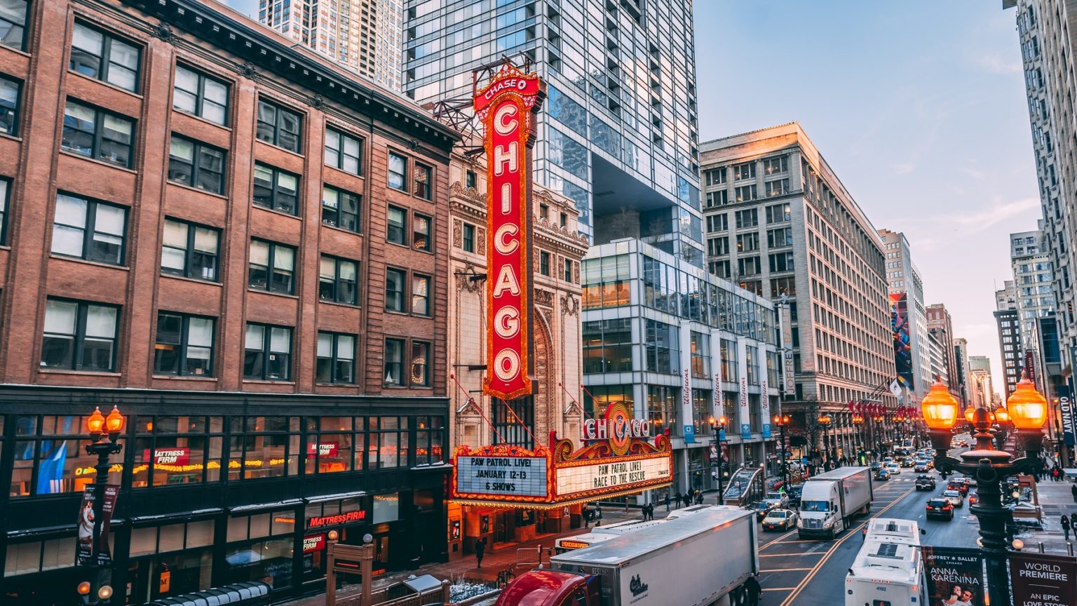Eat Like a Local: Food in Chicago - Sophie's Suitcase
